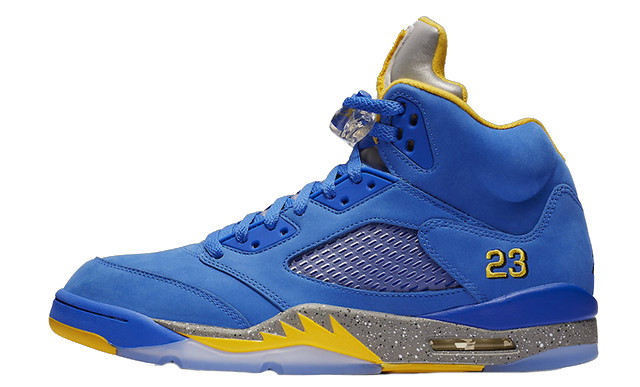 JPG image of a Nike show with blue colors